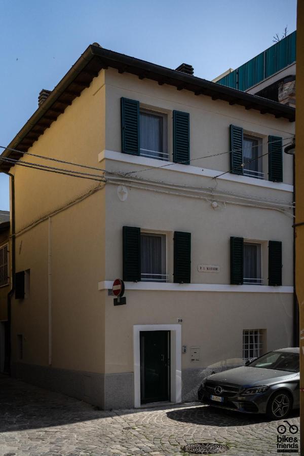 Bilocale Le Rondini Centralissimo Pesaro Exterior foto